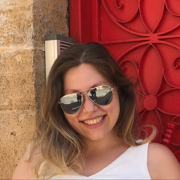 Meet your Posher, Tamara - Picture 1 of 1